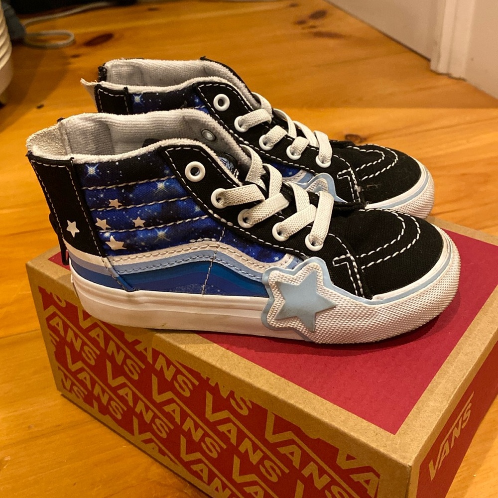 Toddler Vans Sk8-Hi Zip Blue Rainbow Star sneakers